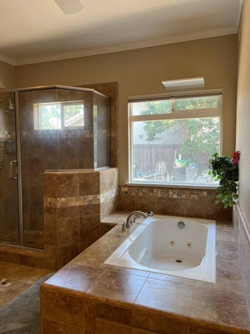 Holiday home Luxury Half Acre House