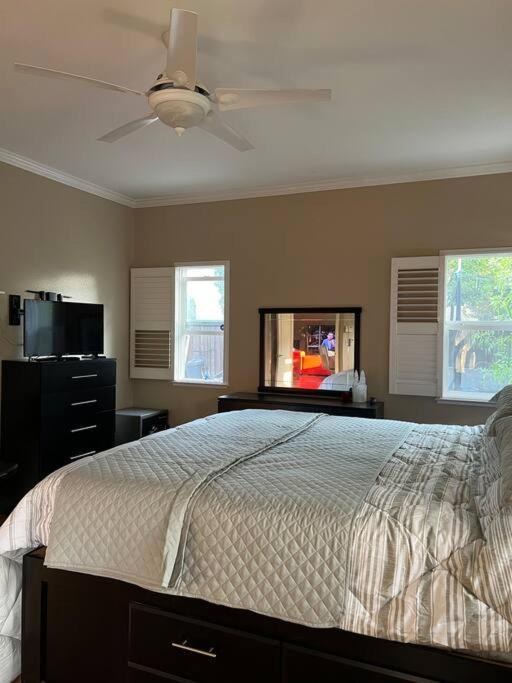 Holiday home Luxury Half Acre House