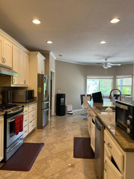 Holiday home Luxury Half Acre House *