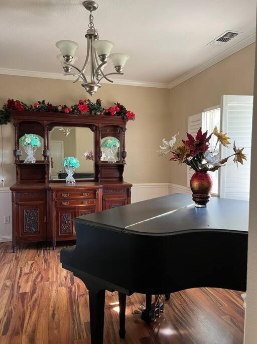 Luxury Half Acre House Holiday home
